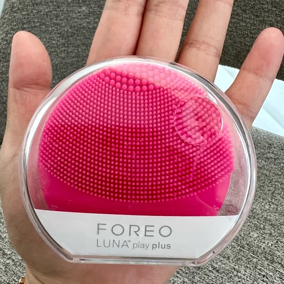 Foreo Luna Plus Cleanser - Picture 4 of 4